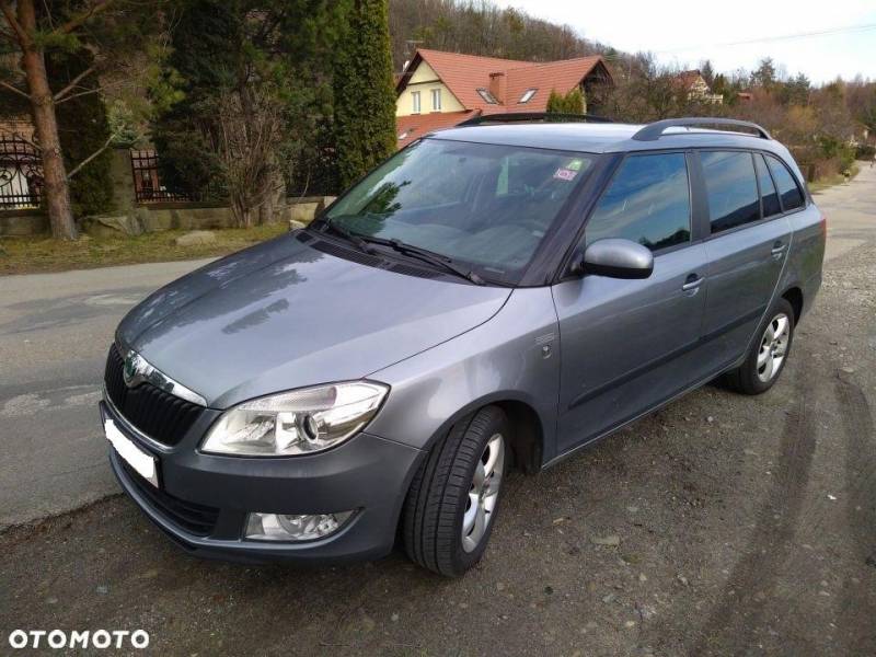 ox_skoda-fabia-ii-2012-12l-tsi-elegance-stan-bdb
