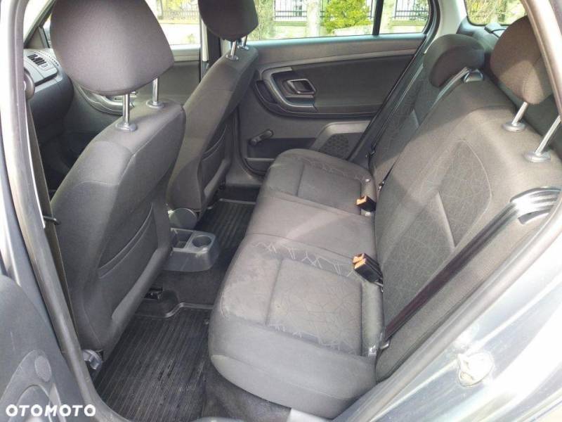 ox_skoda-fabia-ii-2012-12l-tsi-elegance-stan-bdb
