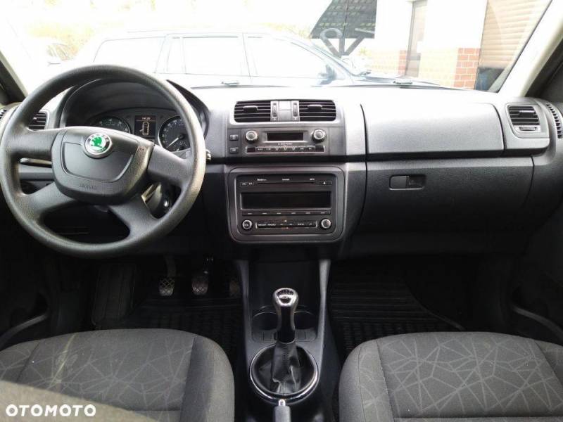 ox_skoda-fabia-ii-2012-12l-tsi-elegance-stan-bdb