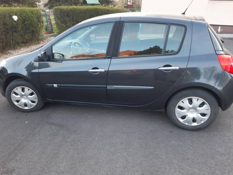 ox_renault-clio-3-rocznik-2007-15tdci