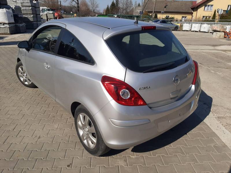 ox_opel-corsa