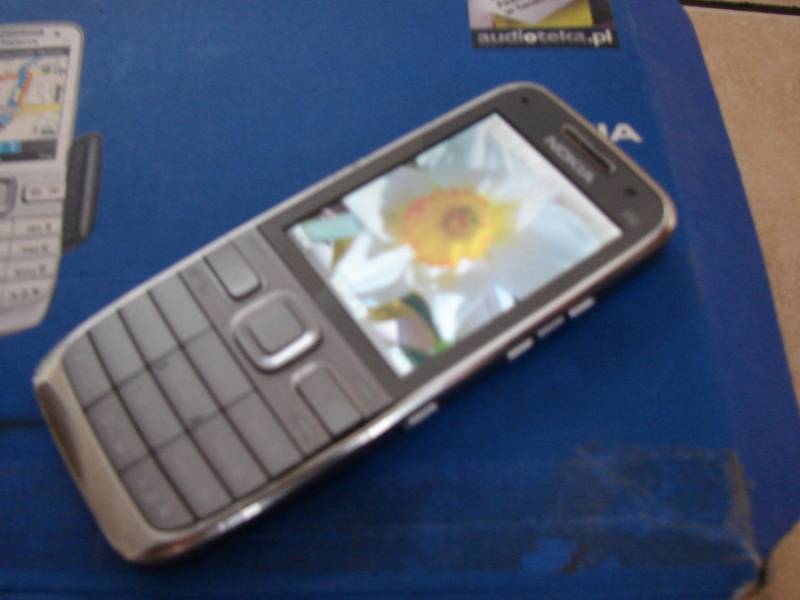 ox_nokia-e-52-silver