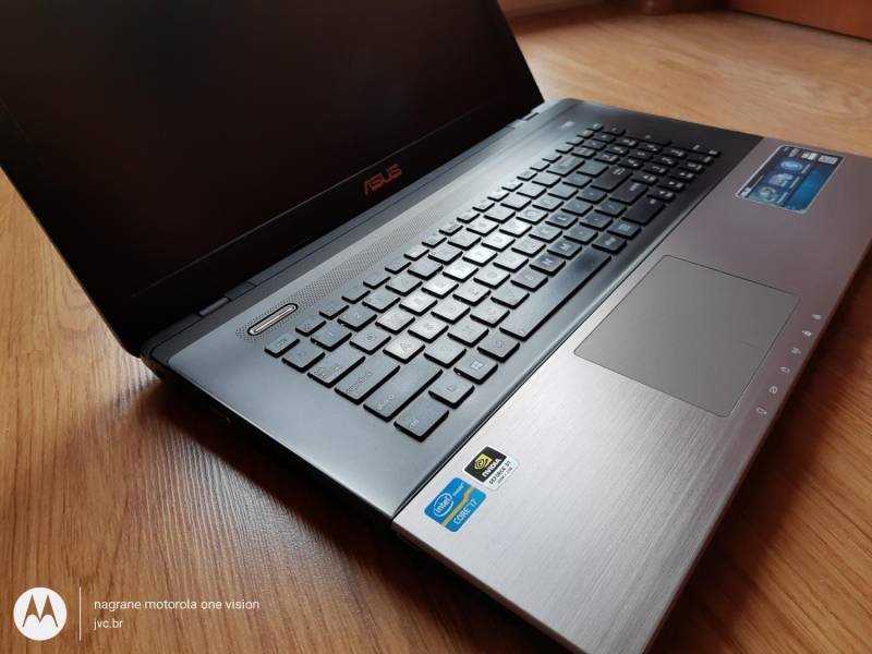 ox_zadbany-laptop-asus-r700vj-173-komplet-sklepowy