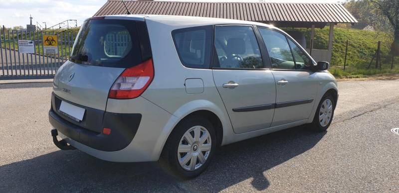ox_renault-grand-scenic-16-16v-7-osob-2004r