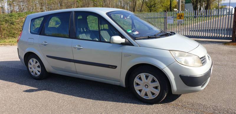 ox_renault-grand-scenic-16-16v-7-osob-2004r