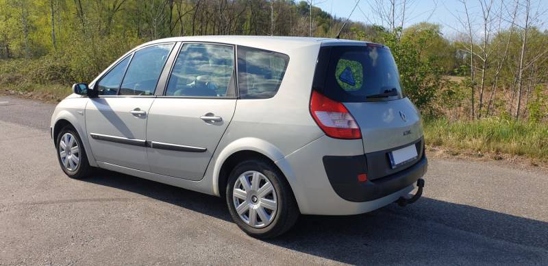 ox_renault-grand-scenic-16-16v-7-osob-2004r
