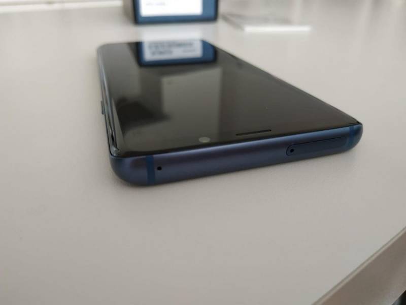 ox_sprzedam-smartfon-samsung-s9-plus-w-kolorze-coral-blue
