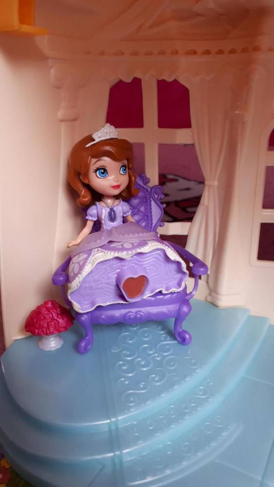 ox_zamek-palac-zosia-disney-figurki-rodziny
