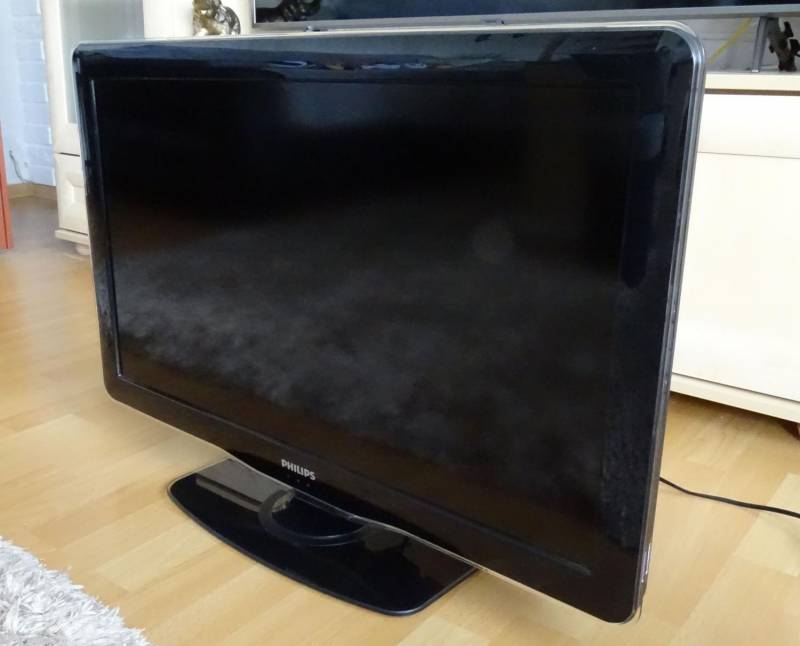 ox_telewizor-philips-led-32pfl5605h-32-full-hd-1080p-pixel-plus