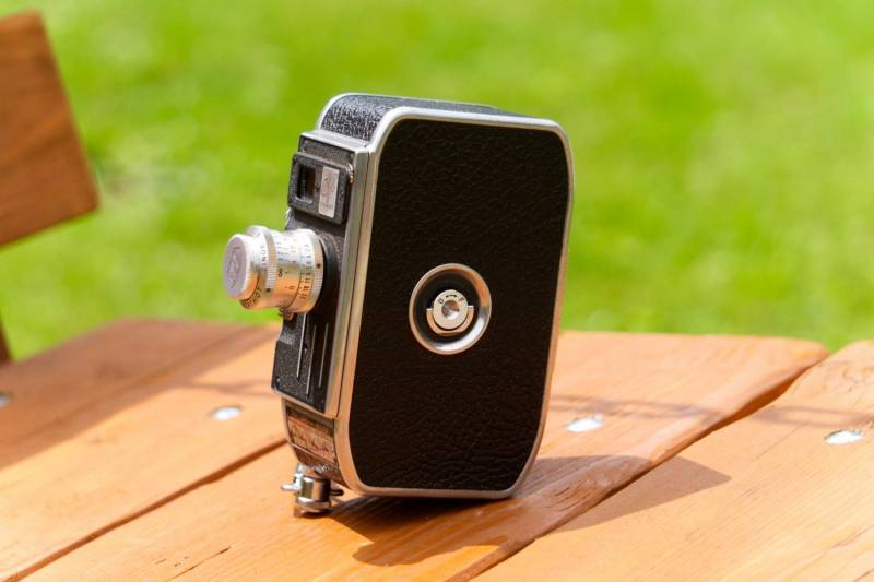 ox_kamera-paillard-bolex-e8-antyk