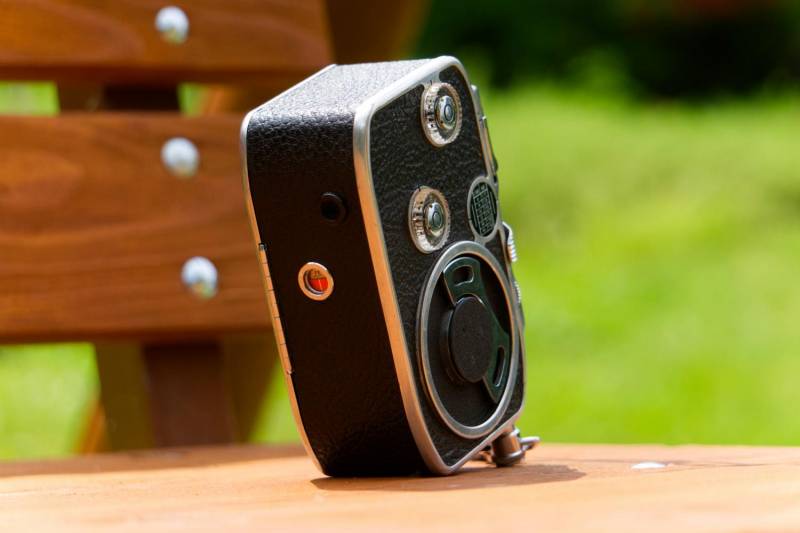 ox_kamera-paillard-bolex-e8-antyk