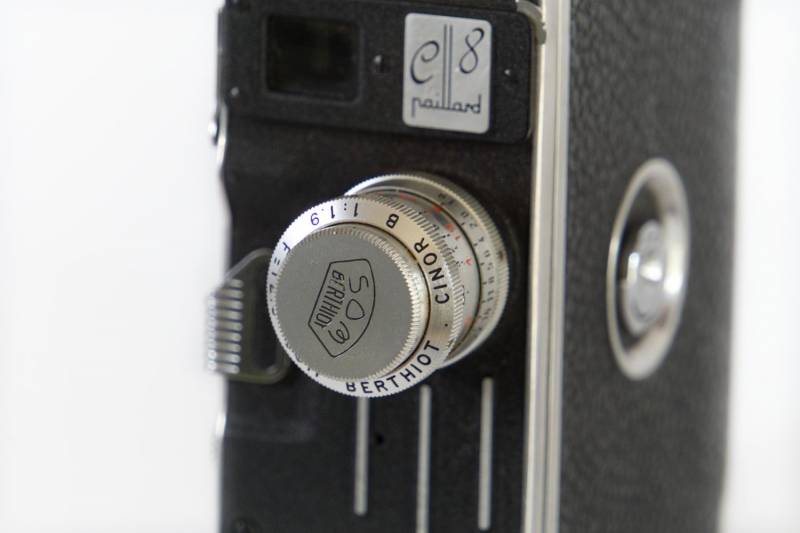 ox_kamera-paillard-bolex-e8-antyk