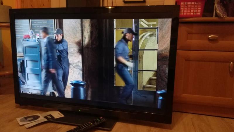 ox_telewizor-panasonic-42-cale-z-wbudowanym-tunerem-dvbt