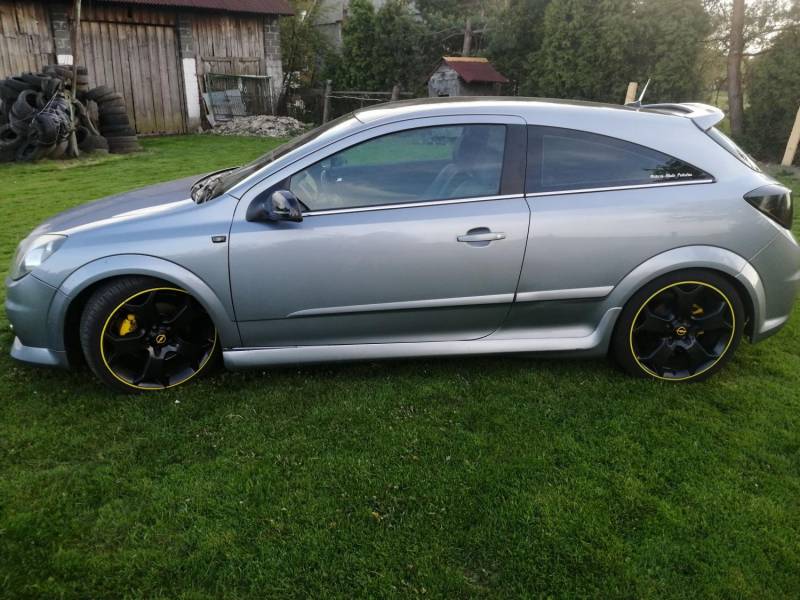 ox_opel-astra-h-gtc-cosmo-z-wizualnym-pakietem-opc-line2
