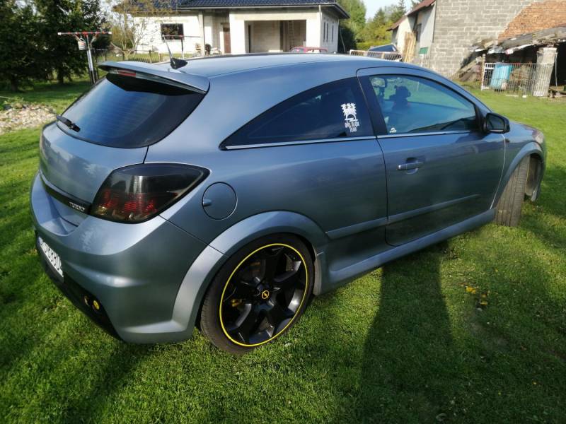 ox_opel-astra-h-gtc-cosmo-z-wizualnym-pakietem-opc-line2