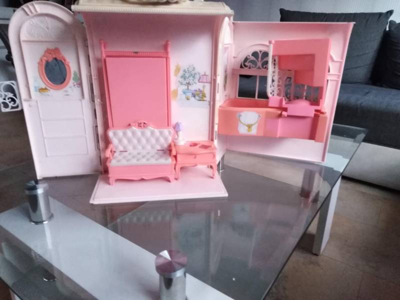 ox_domek-dla-barbie-za-pampersy