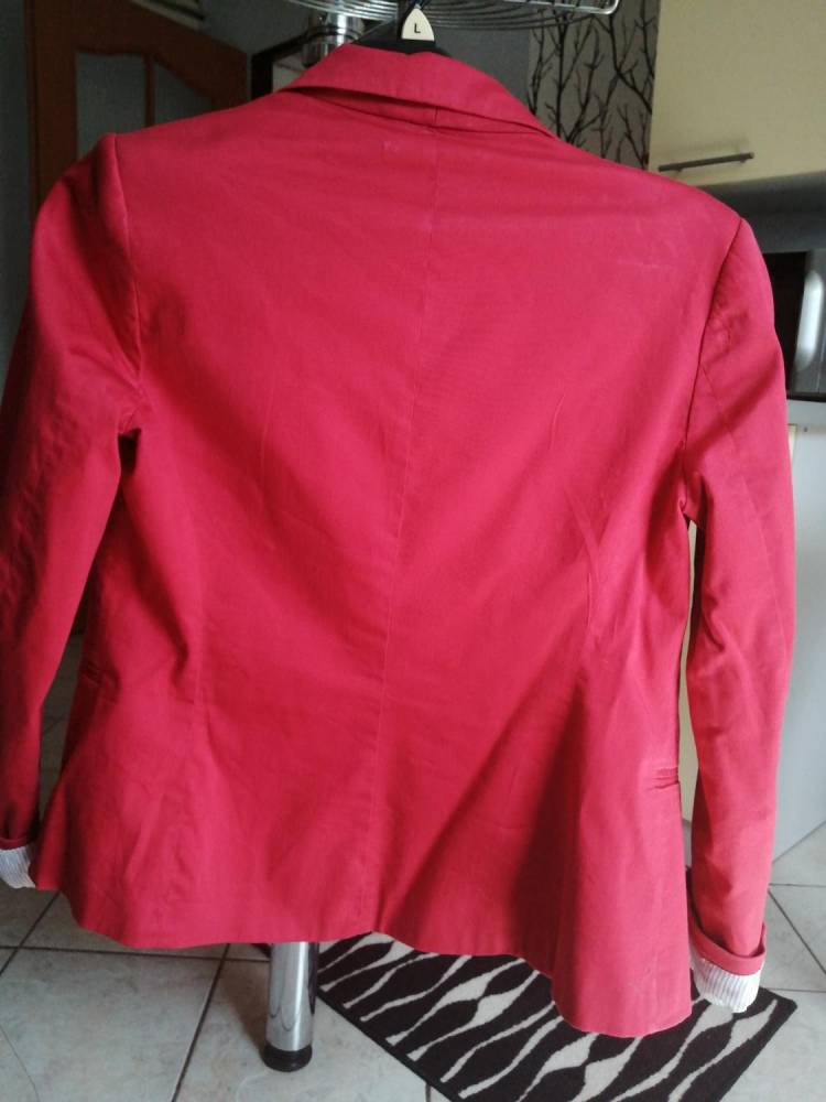 ox_sliczny-zakiet-czerwony-damski-firmy-stradivarius-rozml