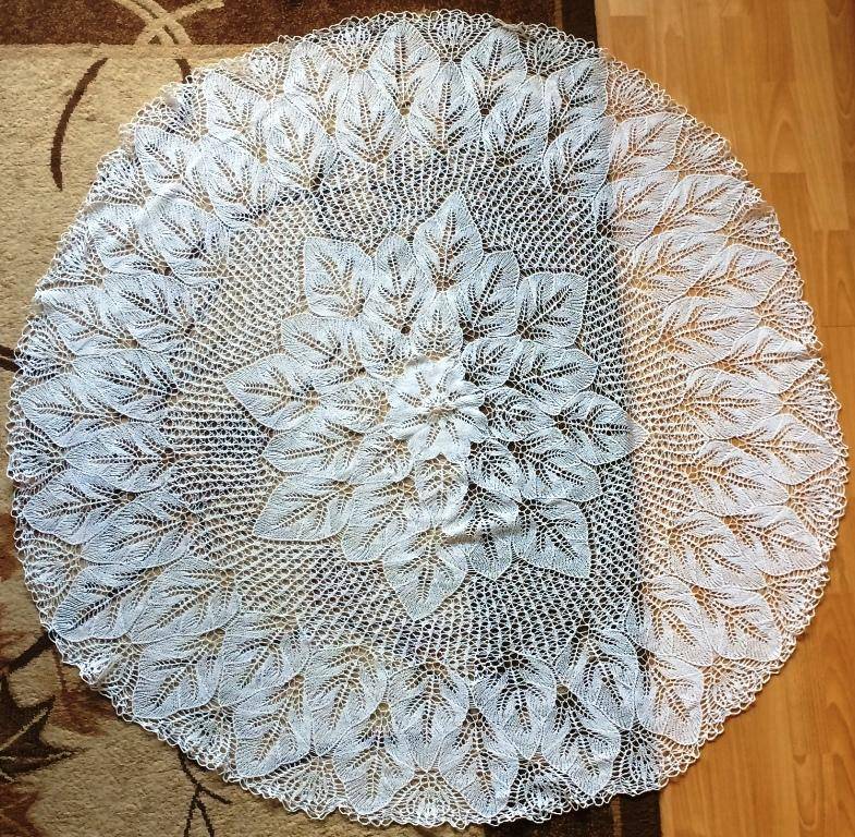 ox_przepiekny-obrus-kolo-150-cm-rekodzielo