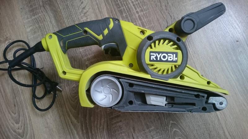 ox_szlifierka-tasmowa-ryobi-ebs800v