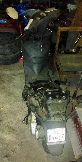 ox_skuter-piaggio-zip-50-cm3-2t-do-remontu-lub-na-czesci