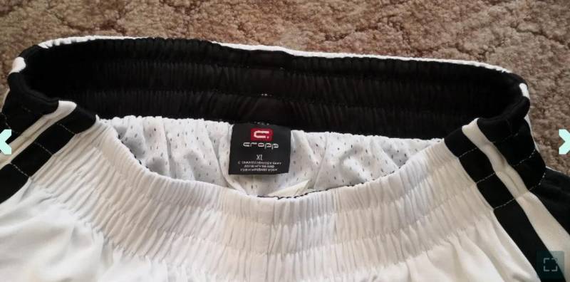 ox_krotkie-sportowe-spodenki-cropp-xl-bialo-czarne-z-kieszeniami-bdb-stan