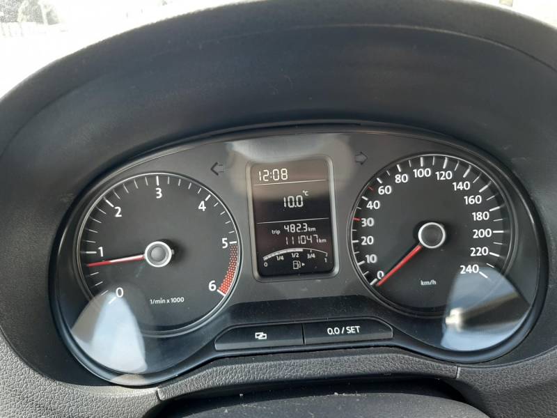 ox_volkswagen-polo-2011r