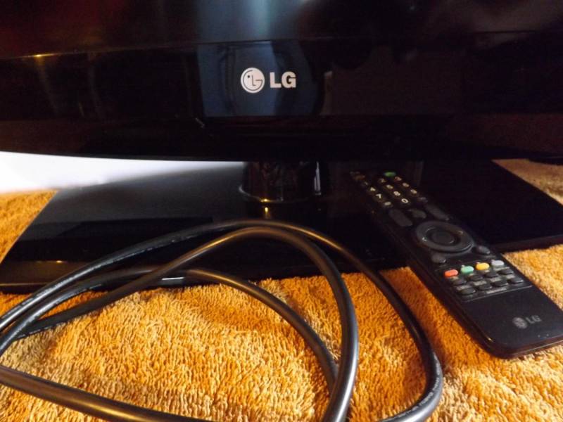 ox_telewizor-lg-32h2010