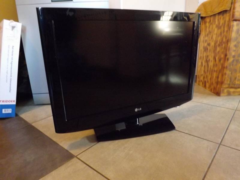 ox_telewizor-lg-32h2010