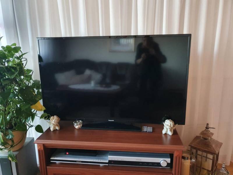 ox_telewizor-lcd-50-cali-panasonic