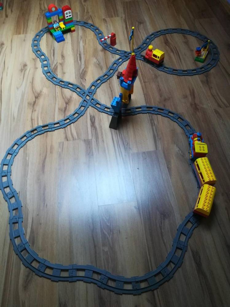 ox_sprzedam-klocki-kompatybilne-z-lego-stacja-pociagow