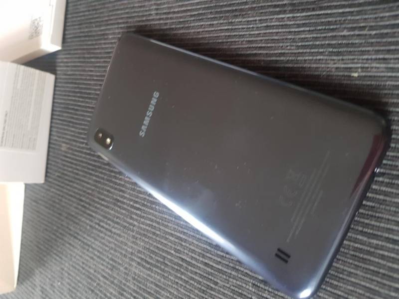 ox_sprzedam-samsung-a10-nowy