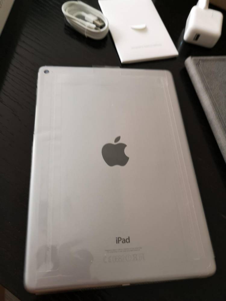 ox_ipad-air-2-wi-fi-64gb-stan-idealny-pokrowiec-deer