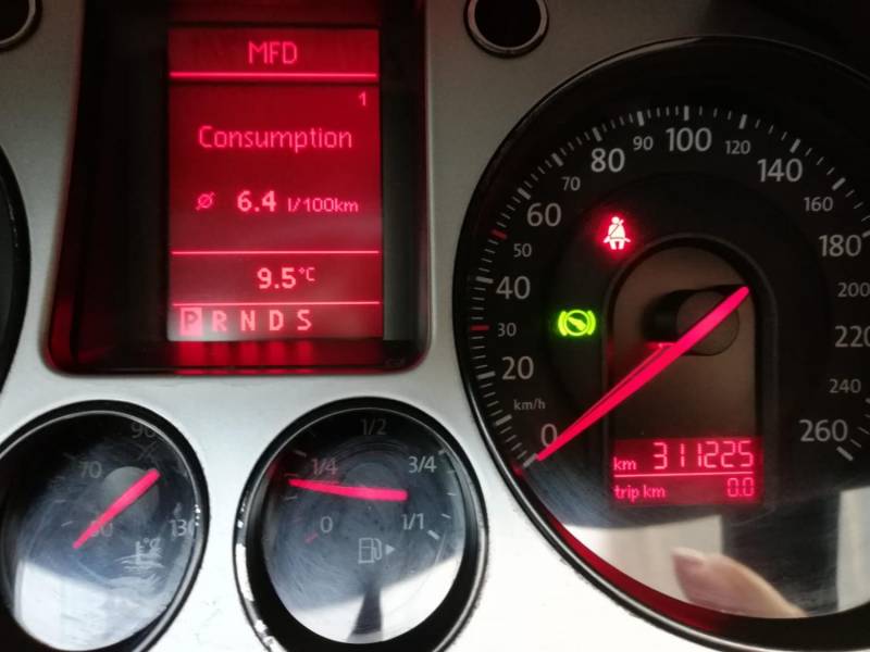 ox_okazja-sprzedam-volkswagen-passat-b6-20-tdi-z-dsg-2008r