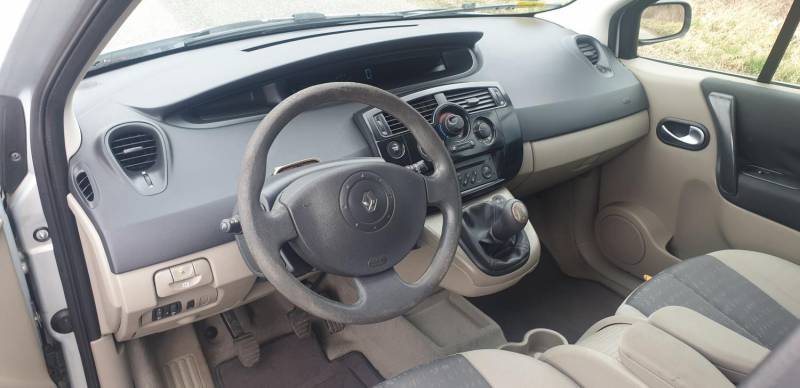 ox_renault-scenic-ii-16-zadbany-2003r