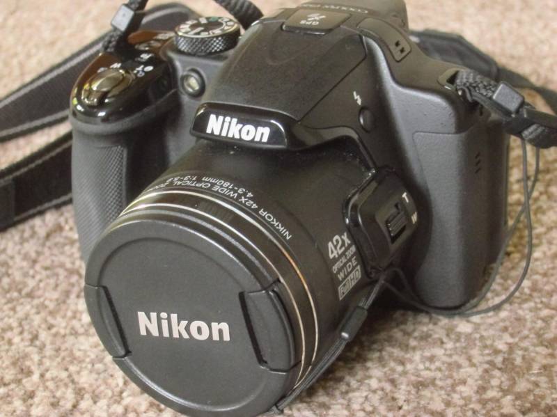 ox_aparat-fotograficzny-nikon-coolpix-p-520
