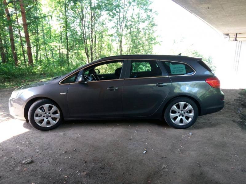 ox_opel-astra-j-kombi-20-cdti