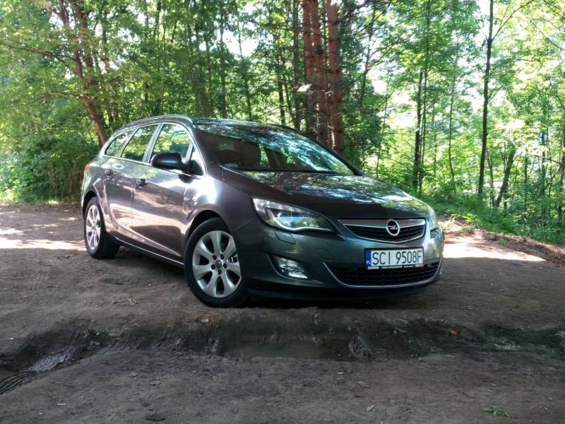 ox_opel-astra-j-kombi-20-cdti