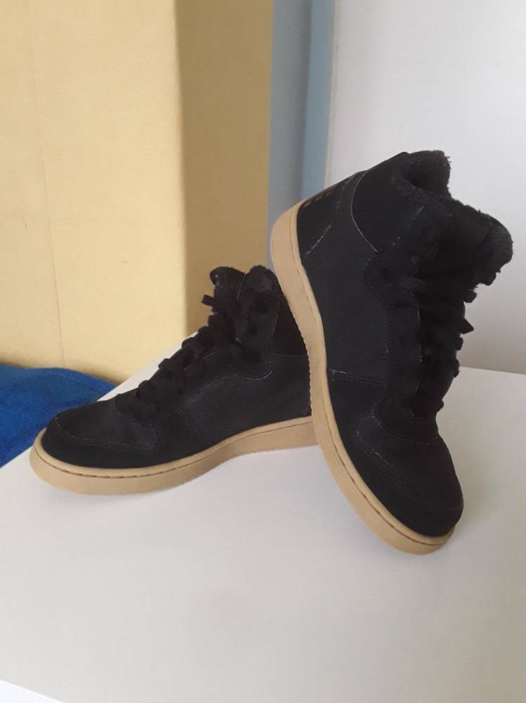 ox_buty-jesienno-zimowe-nike-r385