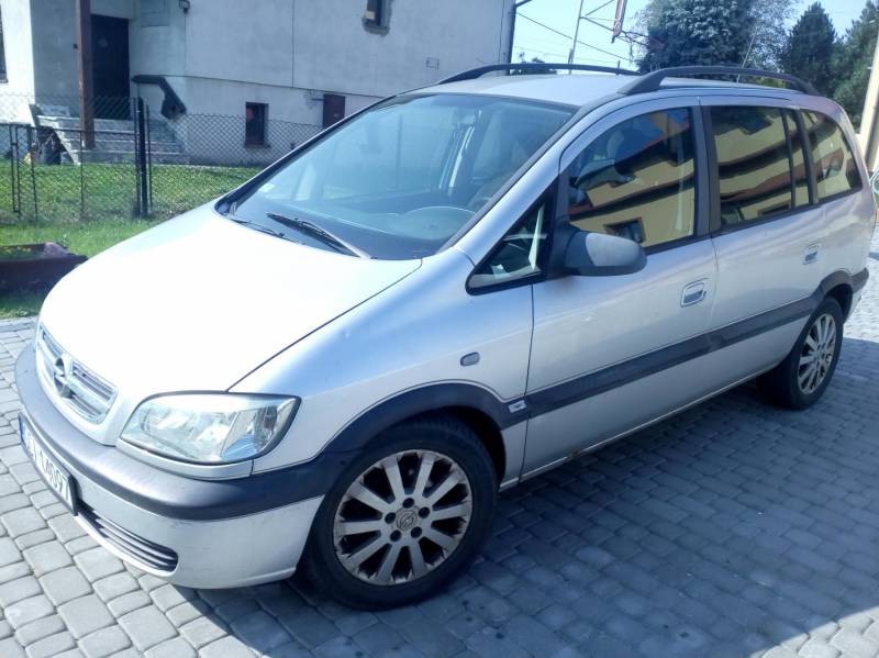 ox_opel-zafira-20-dti-2003r-216-tys-km-7-osob