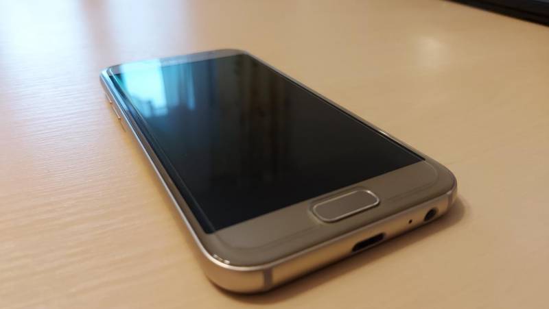 ox_samsung-galaxy-a3-2017-wodoodporny-jak-nowy