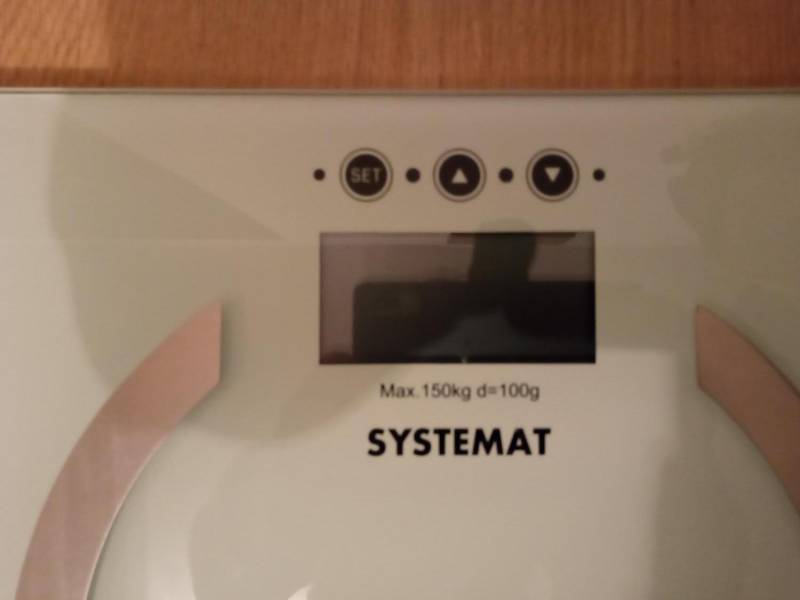 ox_waga-osobista-z-wyswietlaczem-lcd-oraz-obliczaniem-bmi-i-bmr