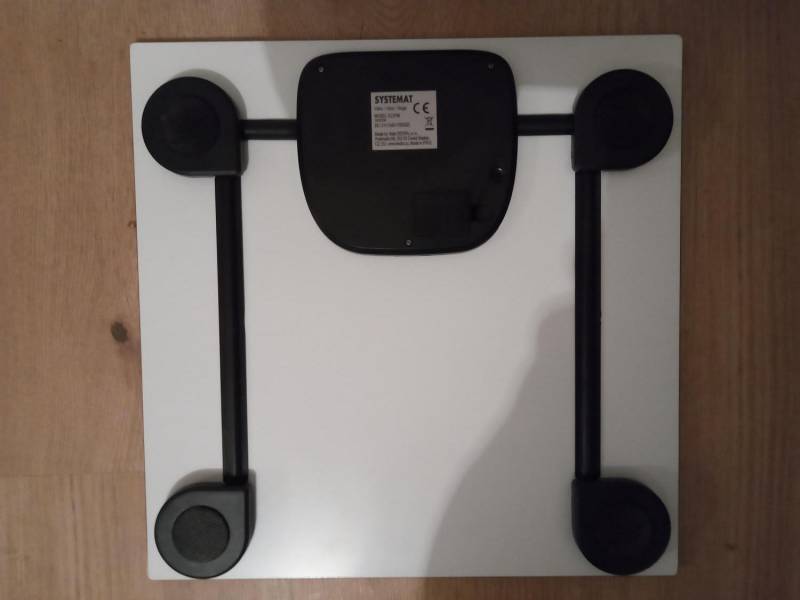 ox_waga-osobista-z-wyswietlaczem-lcd-oraz-obliczaniem-bmi-i-bmr