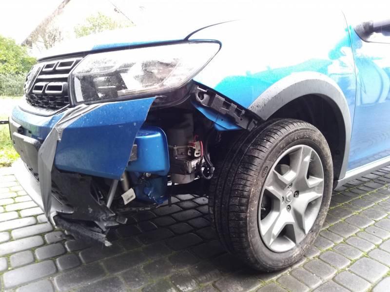 ox_dacia-sandero-stepway-delikatnie-uszkodzona-2019r-09tce