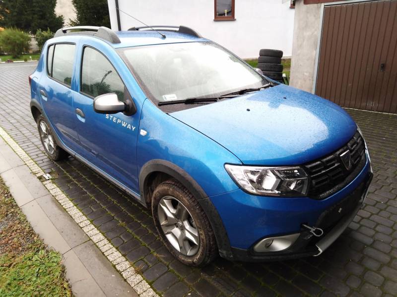 ox_dacia-sandero-stepway-delikatnie-uszkodzona-2019r-09tce