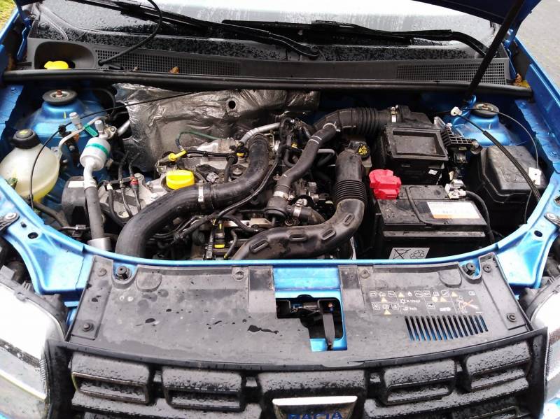 ox_dacia-sandero-stepway-delikatnie-uszkodzona-2019r-09tce