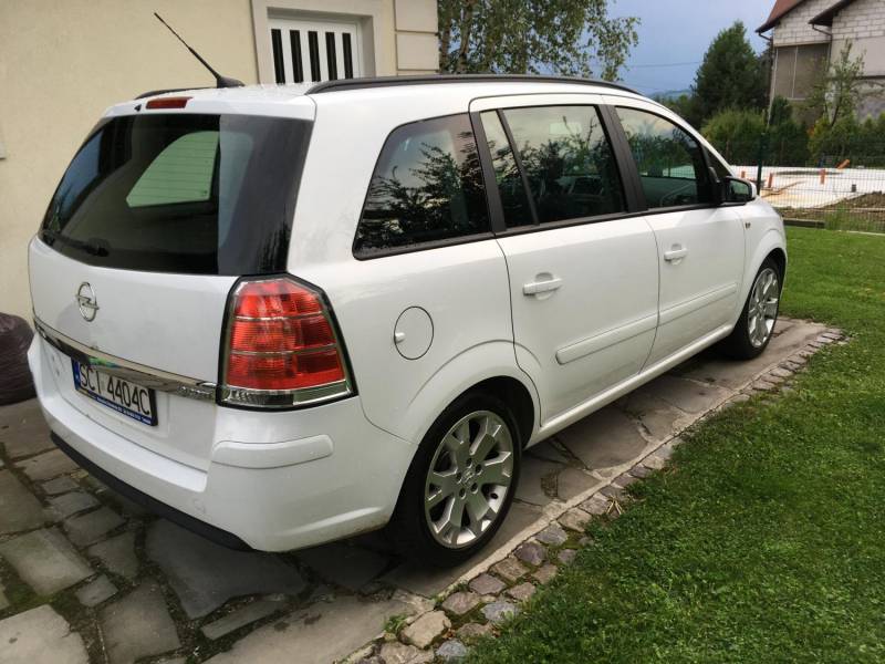 ox_opel-zafira-19-cdti-120-ps-nowy-dwumas-drugi-wlasciciel