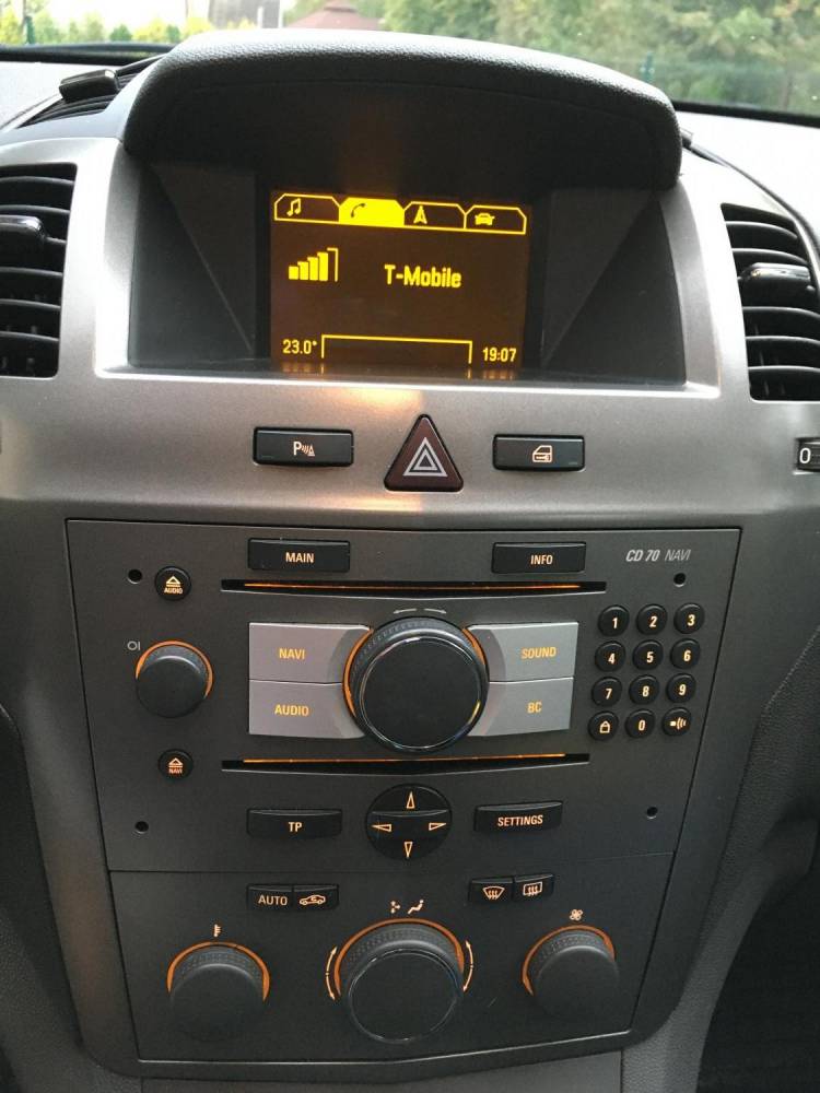 ox_opel-zafira-19-cdti-120-ps-nowy-dwumas-drugi-wlasciciel