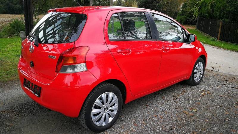 ox_toyota-yaris-2009-benzyna-13-klima-6-skrzynia-bezwypadkowy