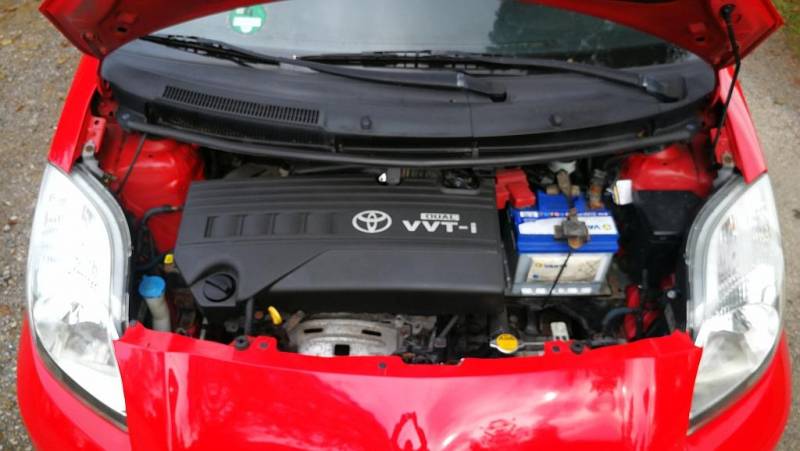 ox_toyota-yaris-2009-benzyna-13-klima-6-skrzynia-bezwypadkowy