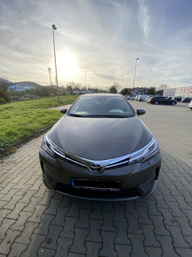 ox_sprzedam-toyota-corolla-16-2016